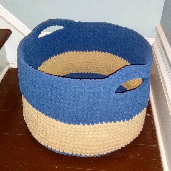 Decorative Crocheted Basket - Picture 2 of 6